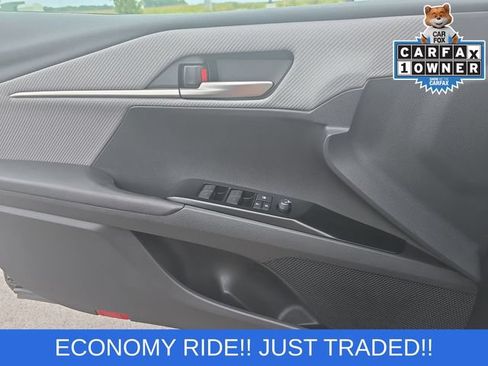 Used 2025 Toyota Camry SE FWD image 13