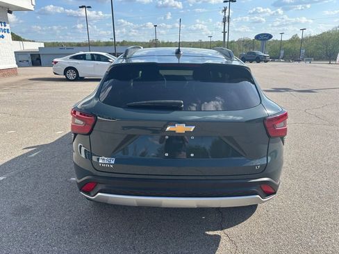 Used 2025 Chevrolet Trax LT image 7