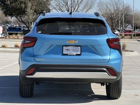New 2026 Chevrolet Trax LT w/ Driver Confidence Package image 5