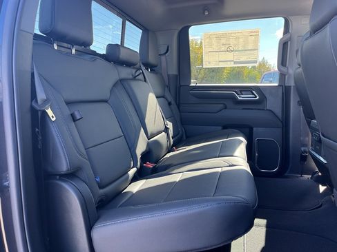 New 2025 GMC Sierra 2500 SLT w/ SLT Convenience Package image 24