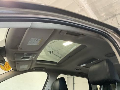 Used 2025 Kia Telluride S AWD/4WD image 27