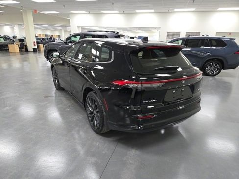 New 2025 Toyota Crown Signia image 4