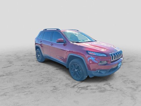 Used 2015 Jeep Cherokee Latitude w/ Cold Weather Group image 2