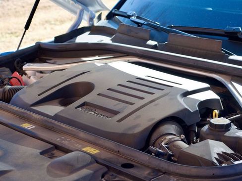 Used 2024 Land Rover Range Rover Sport SE image 16