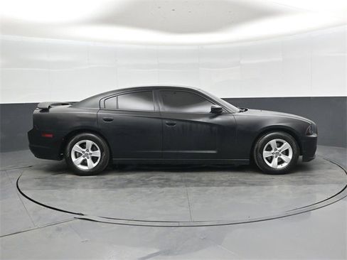 Used 2012 Dodge Charger SE image 2