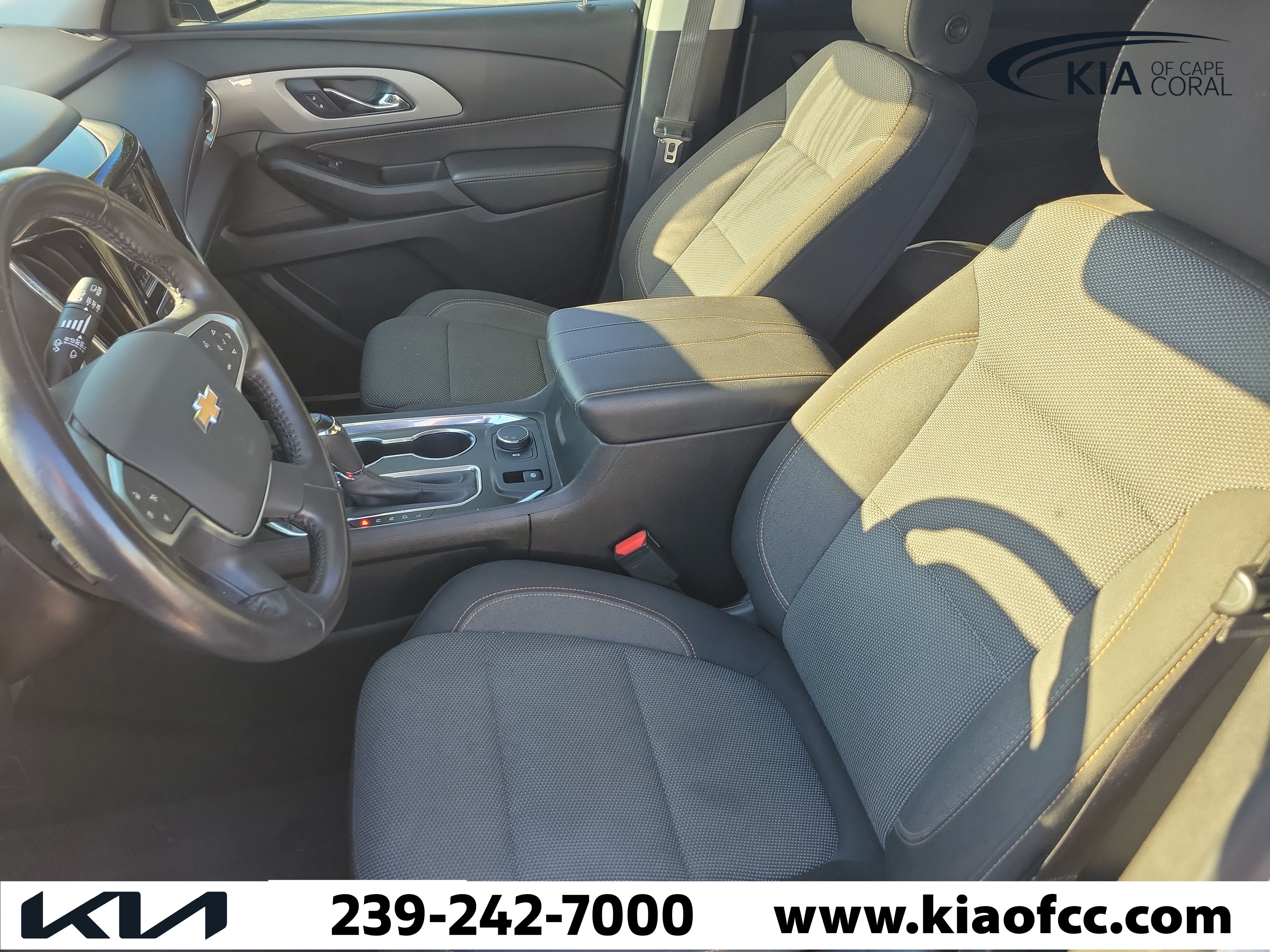 Used 2020 Chevrolet Traverse LT FWD image 21
