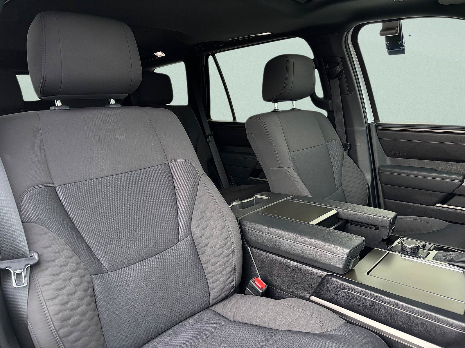 Used 2025 Toyota Sequoia SR5 AWD/4WD image 38