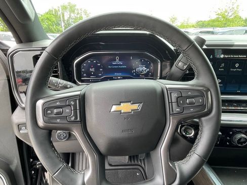 Used 2025 Chevrolet Silverado 2500 High Country w/ High Country Premium Package AWD/4WD image 14