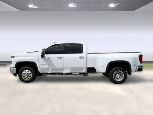 Certified 2025 Chevrolet Silverado 3500 LTZ w/ LTZ Convenience Package AWD/4WD image 2