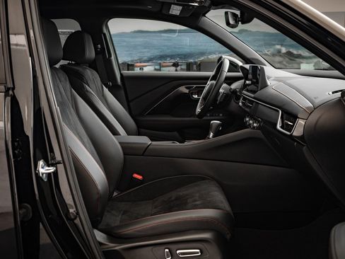 Certified 2025 Acura ADX A-Spec image 27