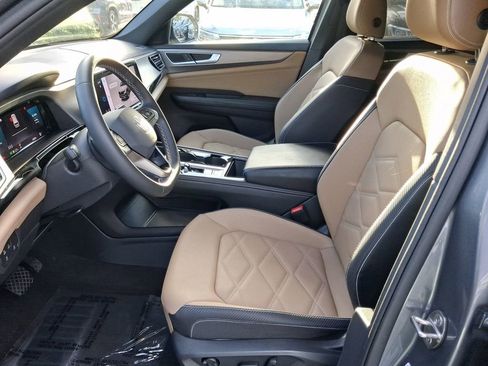 Used 2024 Volkswagen Atlas Cross Sport SE image 14