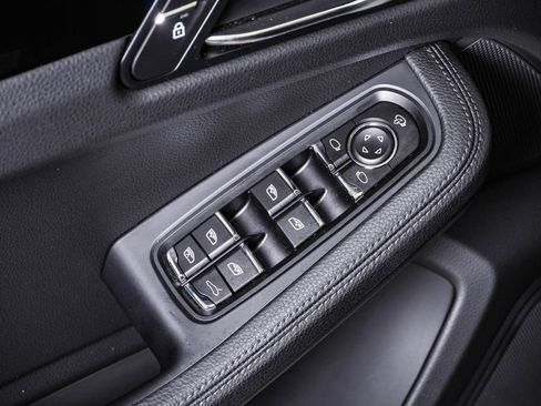 Certified 2026 Porsche Macan AWD/4WD image 26