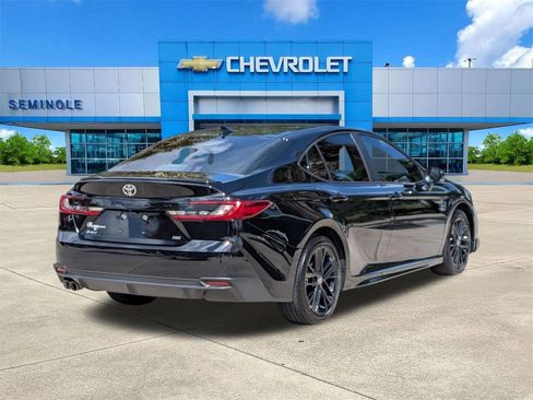 Used 2026 Toyota Camry SE image 4