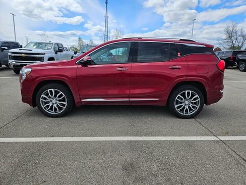 Used 2023 GMC Terrain Denali w/ LPO, Floor Liner Package AWD/4WD image 4