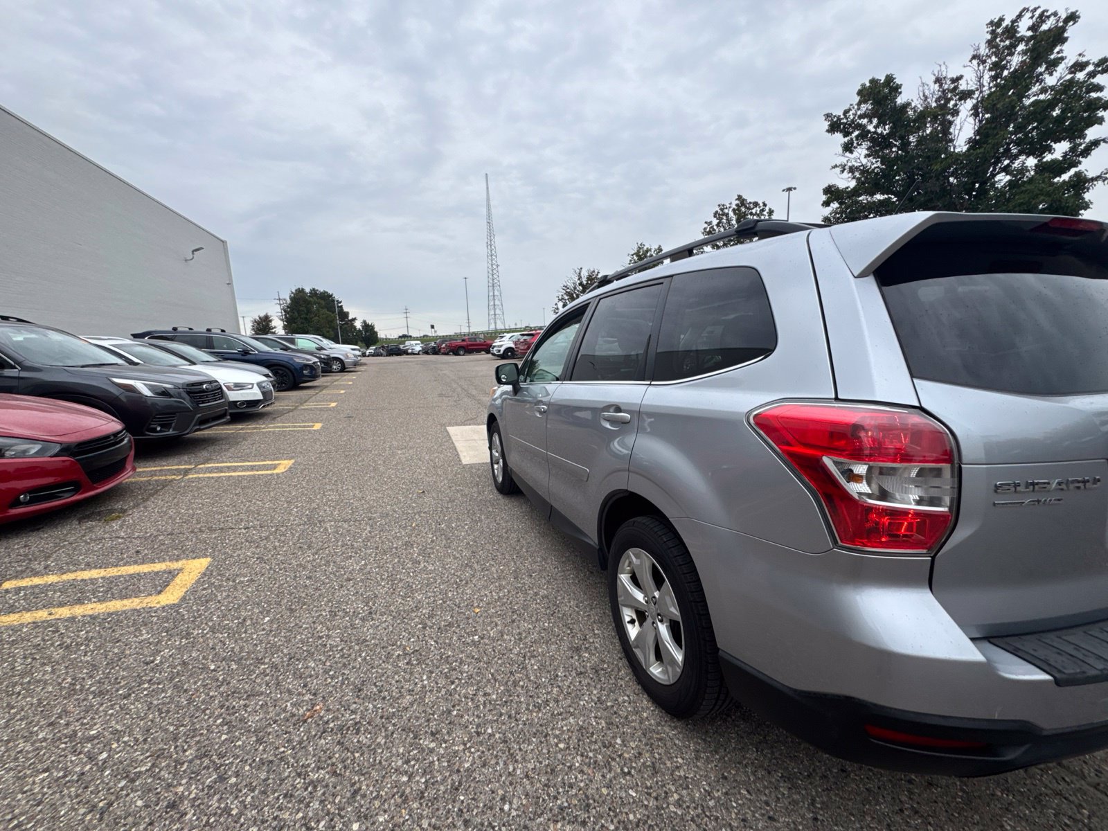 Used 2014 Subaru Forester 2.5i Limited AWD/4WD image 3
