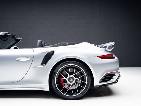 Used 2017 Porsche 911 Turbo image 23