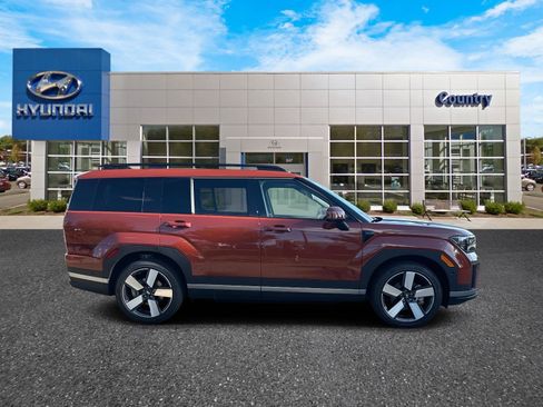 Used 2025 Hyundai Santa Fe Limited image 4