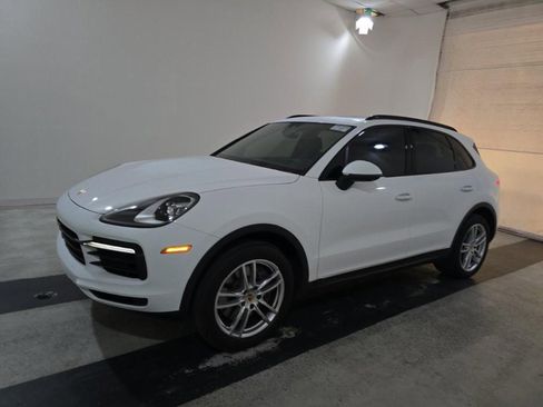 Used 2023 Porsche Cayenne image 1