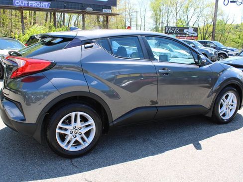 Used 2021 Toyota C-HR LE FWD image 7