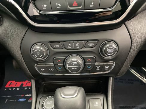 Used 2021 Jeep Cherokee Limited AWD/4WD image 22