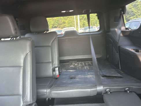 Used 2023 Chevrolet Tahoe LT RWD image 3