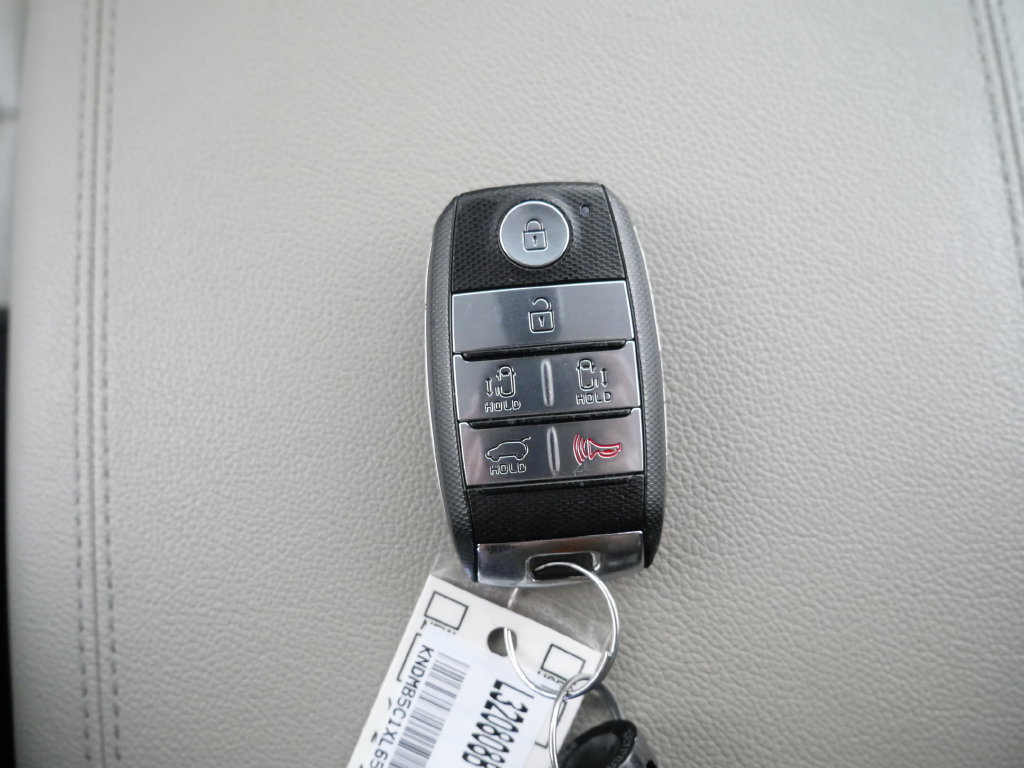 Used 2020 Kia Sedona EX FWD image 31
