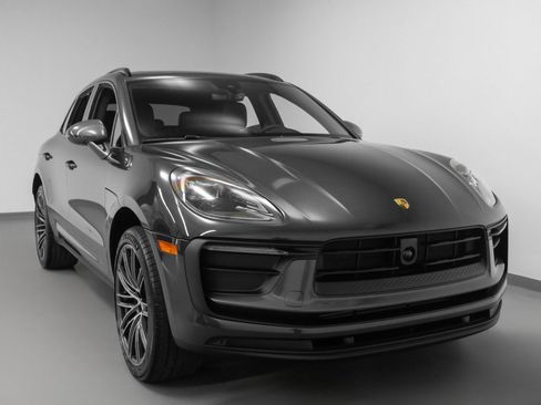 Used 2025 Porsche Macan Turbo image 17