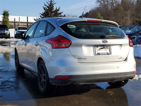Used 2016 Ford Focus SE w/ Equipment Group 201A image 3