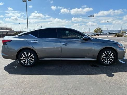 Certified 2023 Nissan Altima 2.5 SV FWD image 7