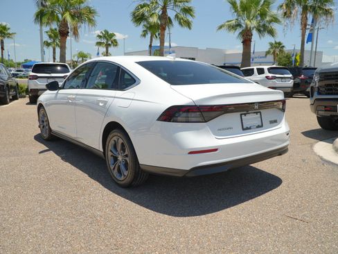 Used 2024 Honda Accord EX image 9