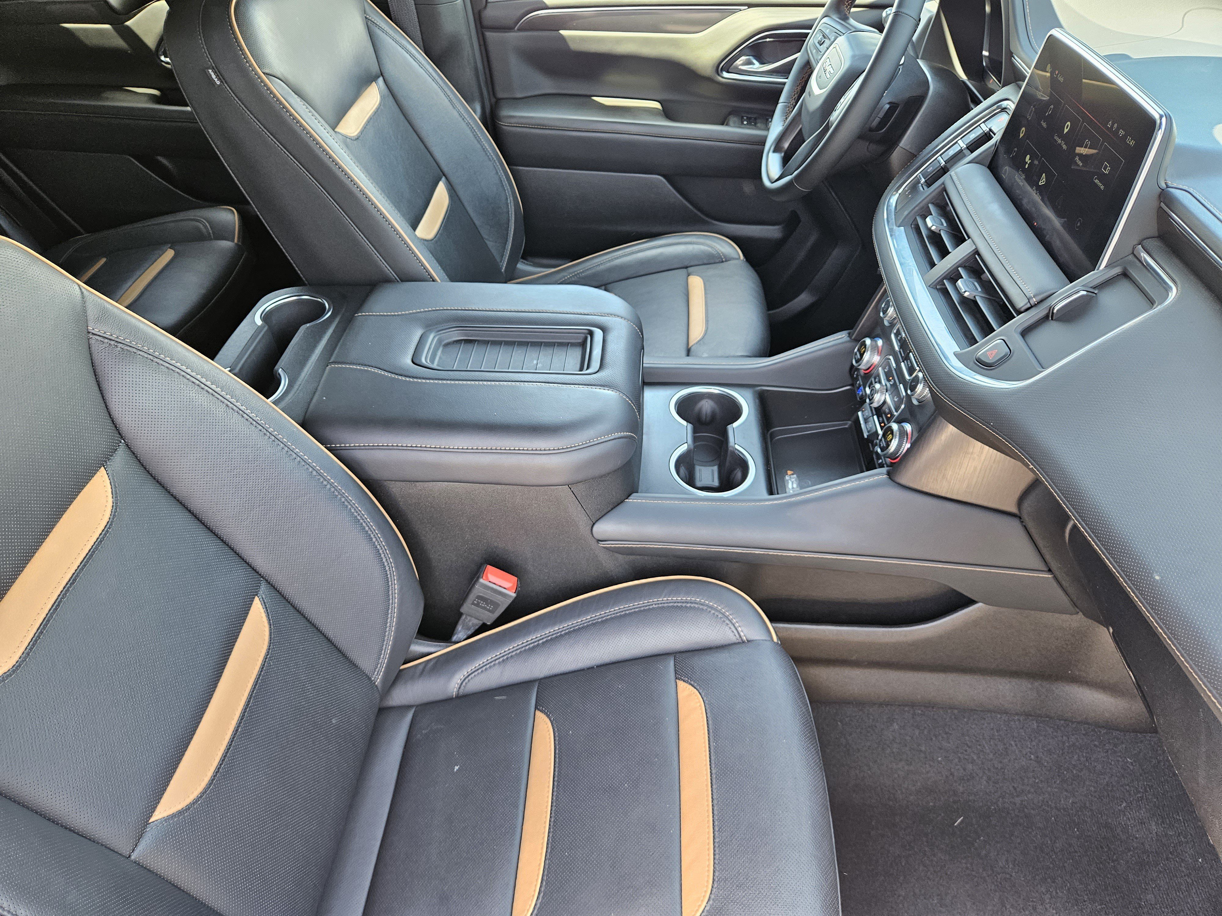 Used 2024 GMC Yukon AT4 w/ Technology Package AWD/4WD image 15