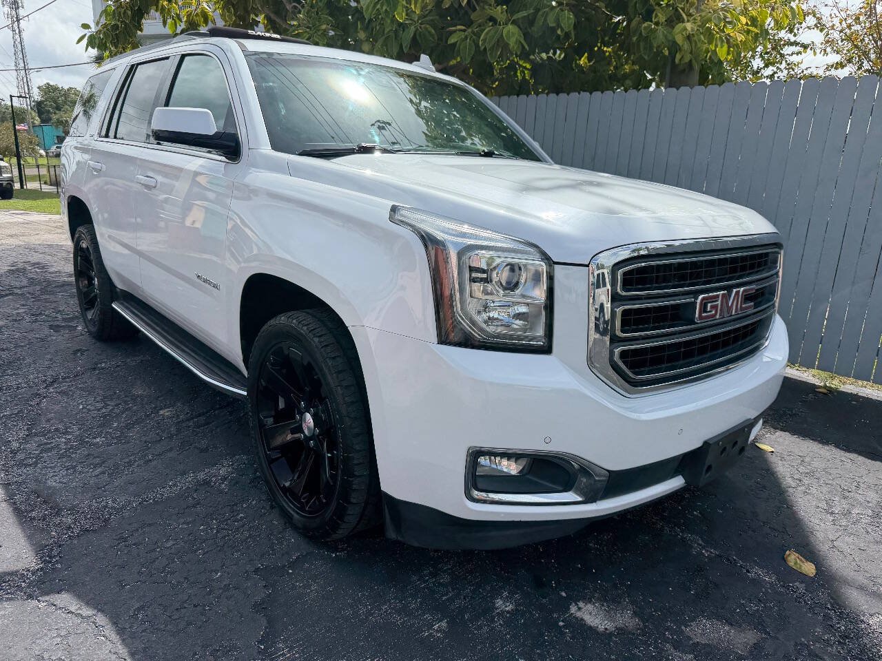 Used 2016 GMC Yukon SLT AWD/4WD image 1