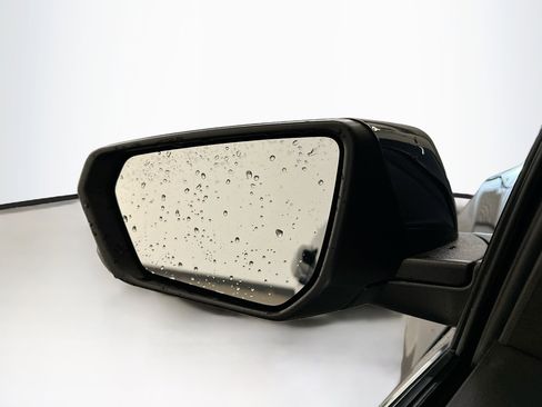 Used 2023 Chevrolet Equinox LT image 16