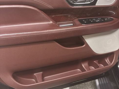 Used 2018 Lincoln Navigator Black Label w/ Cargo Package AWD/4WD image 13