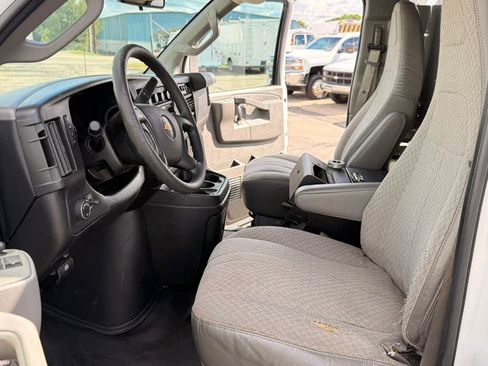 Used 2016 Chevrolet Express 3500 w/ Express Access Plus Package RWD image 9