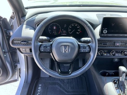 Used 2024 Honda HR-V Sport image 11