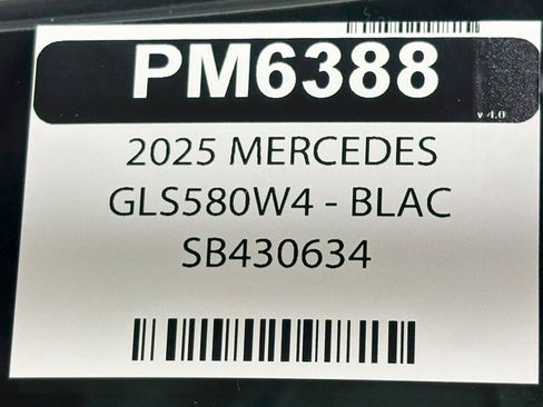 Used 2025 Mercedes-Benz GLS 580 4MATIC image 41