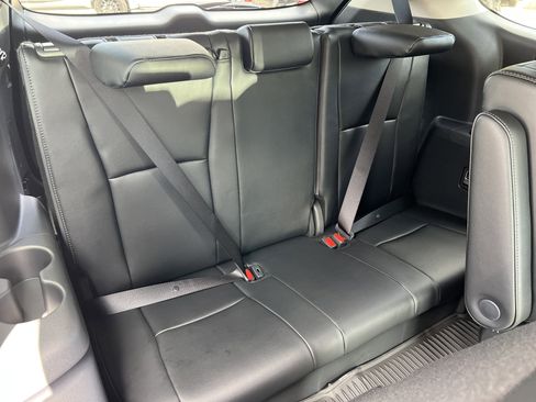 New 2026 Toyota Highlander Limited AWD/4WD image 18