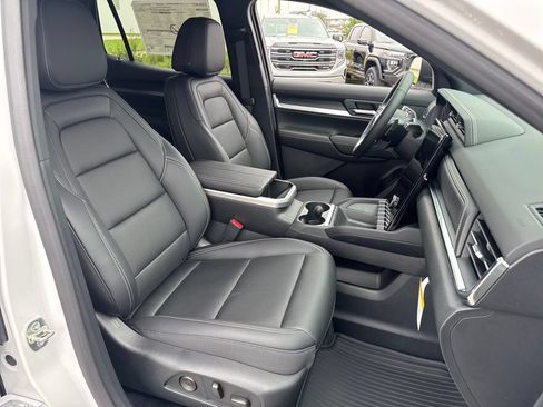 New 2027 GMC Terrain Elevation w/ Elevation Premium Package FWD image 12