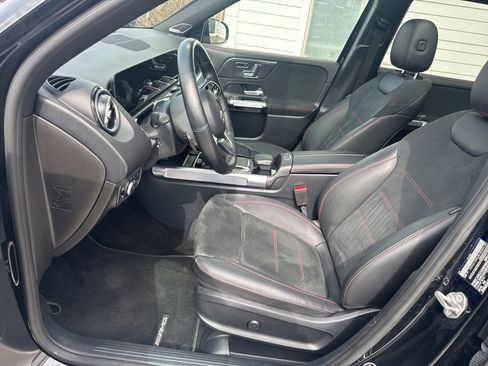 Used 2021 Mercedes-Benz GLB 250 4MATIC w/ AMG Line image 23