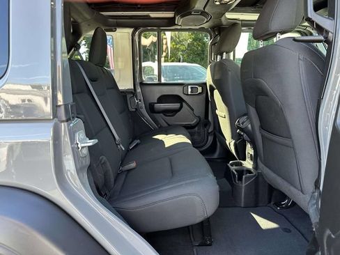 Used 2022 Jeep Wrangler Unlimited Sport w/ Sun And Sound Package AWD/4WD image 23