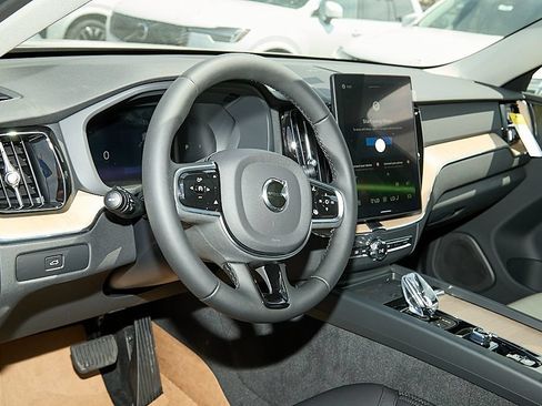 New 2026 Volvo XC60 B5 Plus w/ Climate Package AWD/4WD image 13