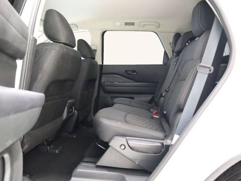 Used 2025 Nissan Pathfinder SV AWD/4WD image 28