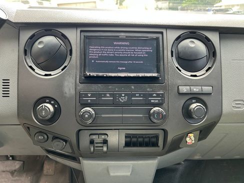 Used 2015 Ford F250 XL w/ Power Equipment Group AWD/4WD image 15