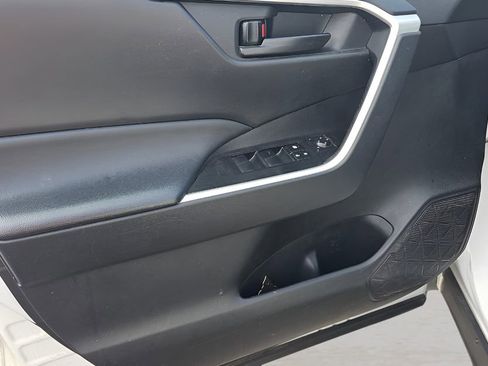 Used 2024 Toyota RAV4 LE AWD/4WD image 7