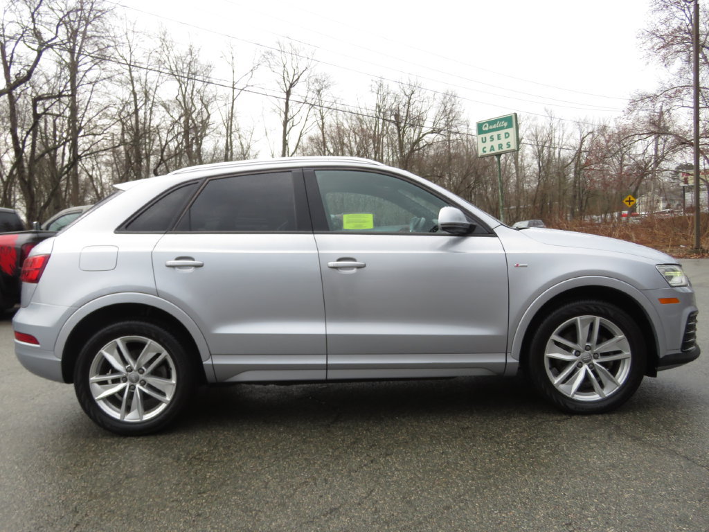 Used 2018 Audi Q3 2.0T Premium w/ Convenience Package AWD/4WD image 4