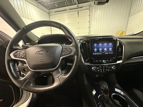Used 2023 Chevrolet Traverse RS AWD/4WD image 41
