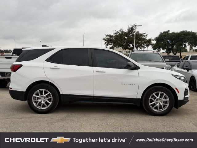 Used 2024 Chevrolet Equinox LS w/ Driver Confidence II Package FWD image 3