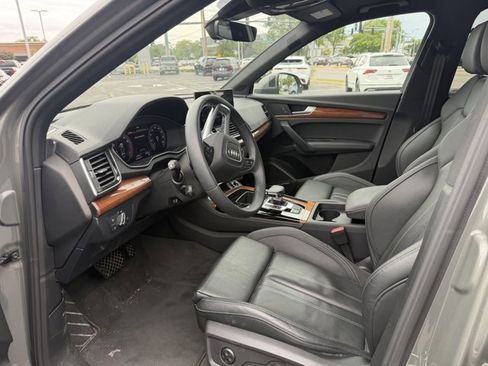 Used 2023 Audi Q5 2.0T Premium Plus w/ Premium Plus Package AWD/4WD image 4
