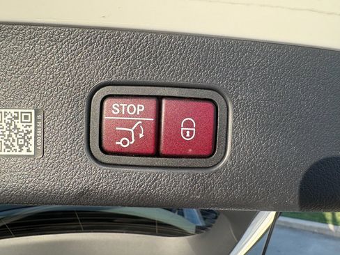 Used 2023 Mercedes-Benz GLC 300 4MATIC image 28